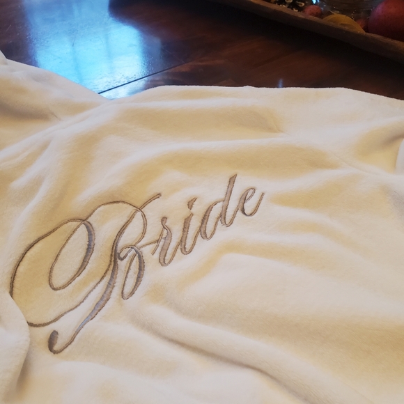 Bride Robe - Picture 3 of 5